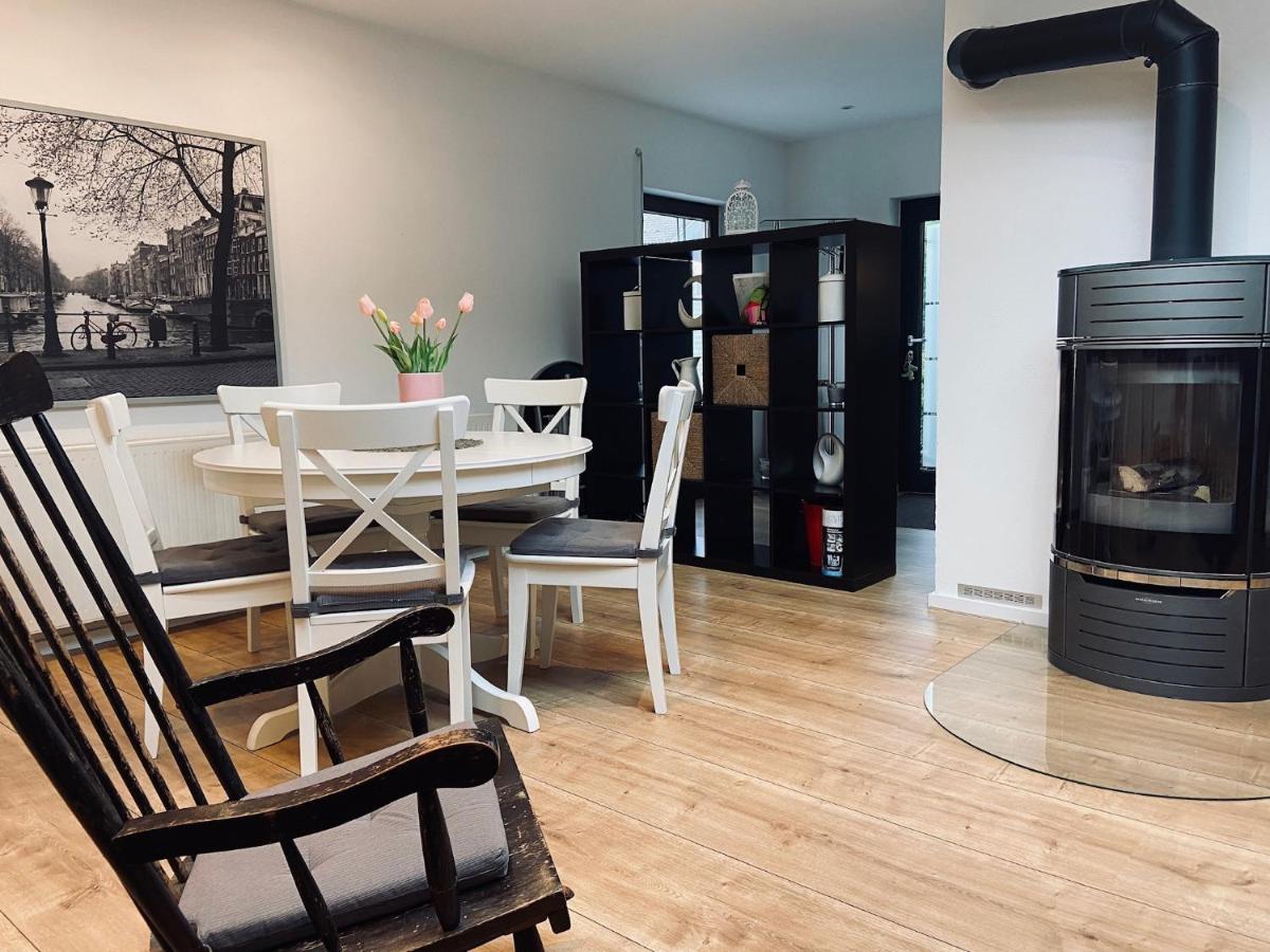 Ferienwohnung Tulpenweg Mit Kaminofen ハイガー エクステリア 写真